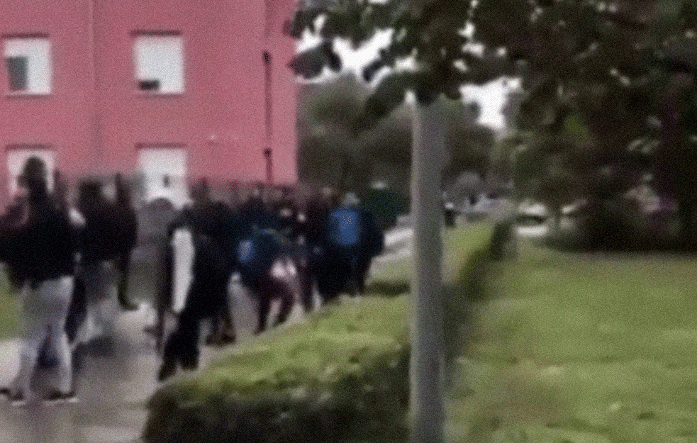 LAŽU DOK ZINU: Evo kako HRVATI izveštavaju o NAPADU NA SRPSKU DECU u Vukovaru (VIDEO)
 
