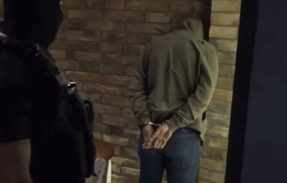Hapšenje u Kruševcu zbog droge: U stanu nađeno oko 10 kilograma marihuane