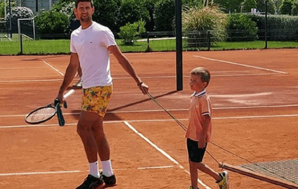 Novak Đoković PROSLAVIO rođendan SINA PRVENCA: Teniser se okušao i u ulozi <span style='color:red;'><b>DIRIGENT</b></span>A (FOTO) 