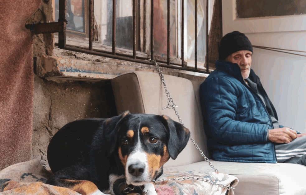 SVAKO VREME NOSI SVOJE BREME: Vremešnog dekicu zavela pa ’zaludela’ konobarica mlađa od njega 50 godina! Završio na zatvorskoj psihijatriji zbog ljubavi