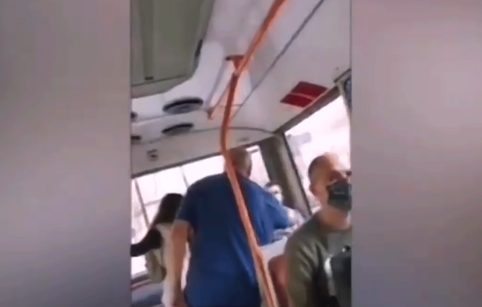 ŽESTOKA SVAĐA U BEOGRADSKOM GSP-U: Vozač nasrnuo na putnika, a OVO JE RAZLOG! (VIDEO) 