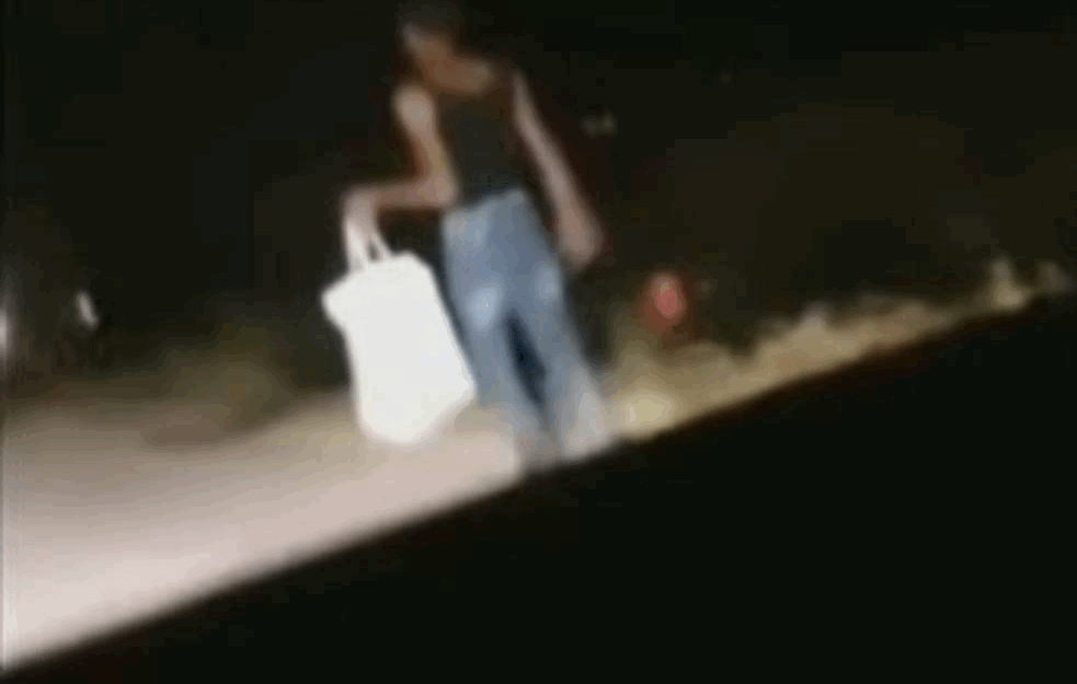 KADROVI KOJI SU ZAPANJILI LESKOVAC: Snimak sramotnog iživljavanja nad psihički obolelim mladićem (VIDEO)