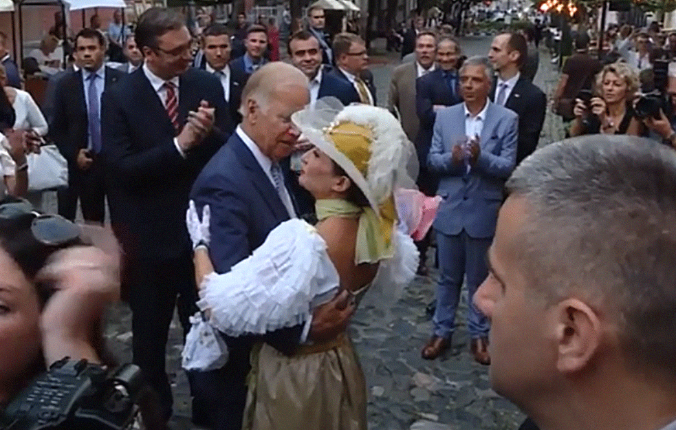 KAKO JE POPULARNA '<span style='color:red;'><b>SALVETA</b></span>' PLESALA SA BAJEDENOM: Ne treba mu zamerati ništa, vera nam govori da treba praštati! (VIDEO)