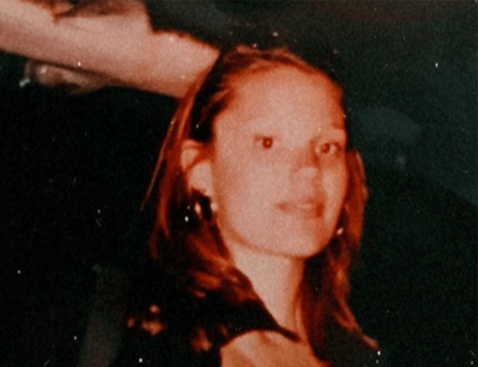 Prepoznajete li PEVAČICU sa slike? Sada je PRAVA LEPOTICA, a ovako je izgledala pre 20 GODINA (FOTO) 