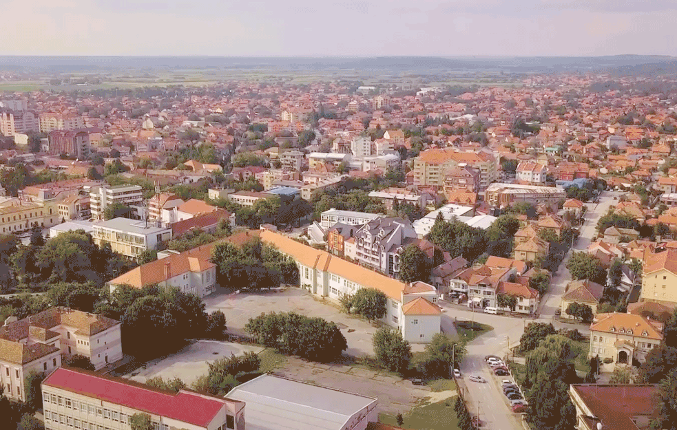 NADLEŽNI U POŽAREVCU negiraju optužbe: Dete nije OTETO već ZANEMARENO do te mere da mu je ŽIVOT UGROŽEN