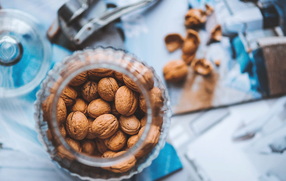 SKROZ ZDRAVA NAMIRNICA: Naučnici kažu – jedite orahe, živećete duže