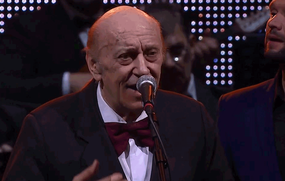 LEGENDARNI PEVAČ OPRAŠTA SE OD MIKROFONA: Tozovac više ne može da peva! (VIDEO)