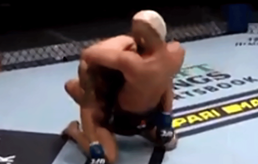 BRAZILAC NAPRAVIO SPEKTAKL I ODBRANIO TITULU! UFC šampion slavio posle manje od dva minuta borbe! (VIDEO)