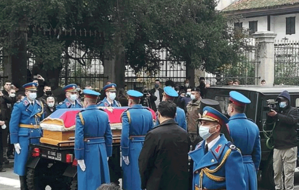 <span style='color:red;'><b>ATEISTI</b></span> SRBIJE PROZVALI MINISTRA: Stefanović da se izvini građanima što je zloupotrebio vojsku Srbije na sahrani patrijarha!
