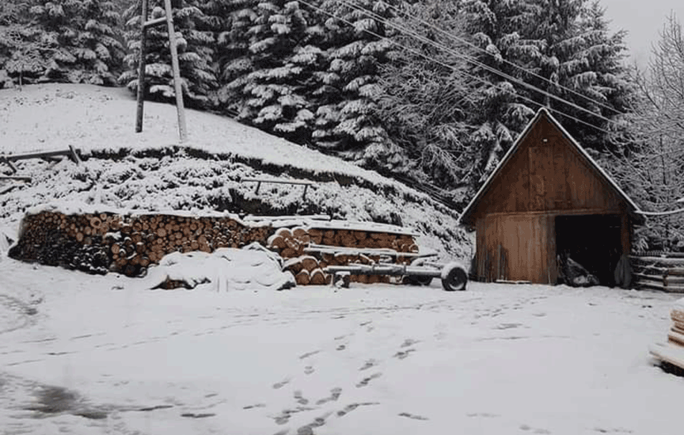 HOROR NA HIMALAJIMA: Snežna <span style='color:red;'><b>lavina</b></span> zatrpala alpinistički kamp (VIDEO)