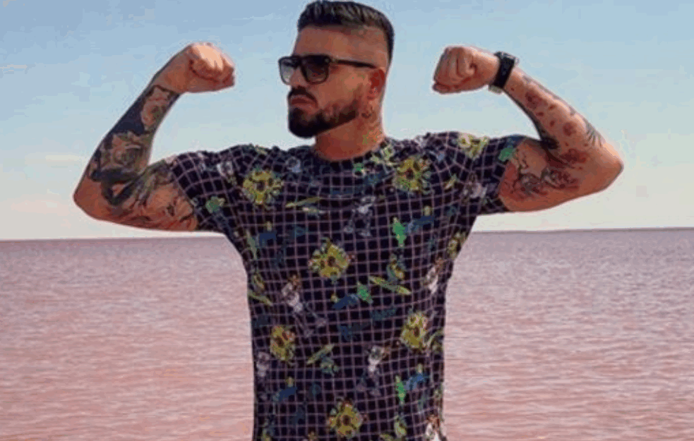 MC PREŽIVLJAVA PRAVU AGONIJU: Nije imao simptome a onda mu se zdravstveno stanje naglo pogoršalo! (FOTO) 