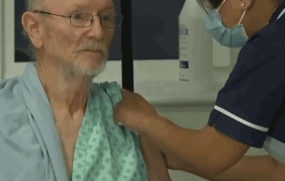 VILIJAM ŠEKSPIR druga vakcinisana osoba u Velikoj Britaniji: Da li će ovaj čovek 'UKROTITI VIRUS?' 