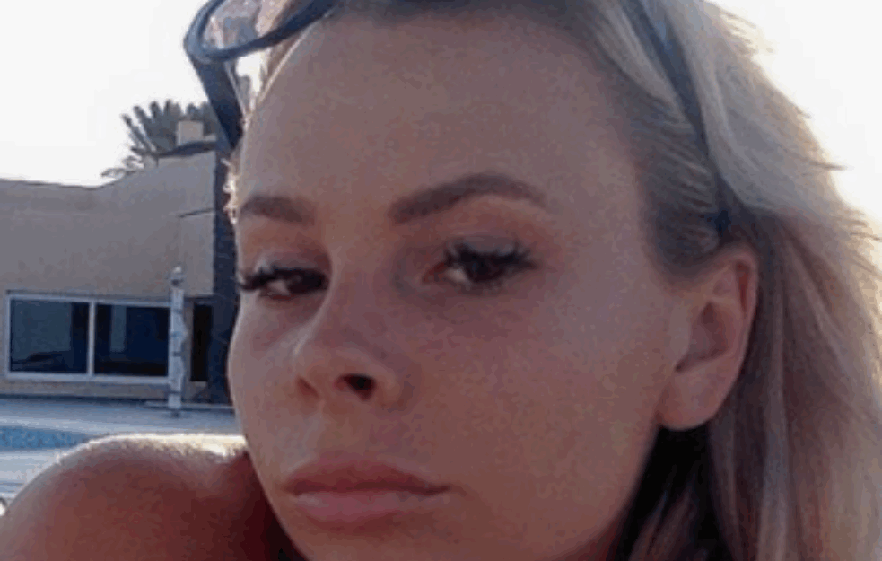 KO NEMA SREĆE U TENISU IMA U...: <span style='color:red;'><b>Australijanka</b></span> REKET ZAMENILA provokativnim slikama, a INTIMU PRODAJE ZA MASNU LOVU! (FOTO) 
