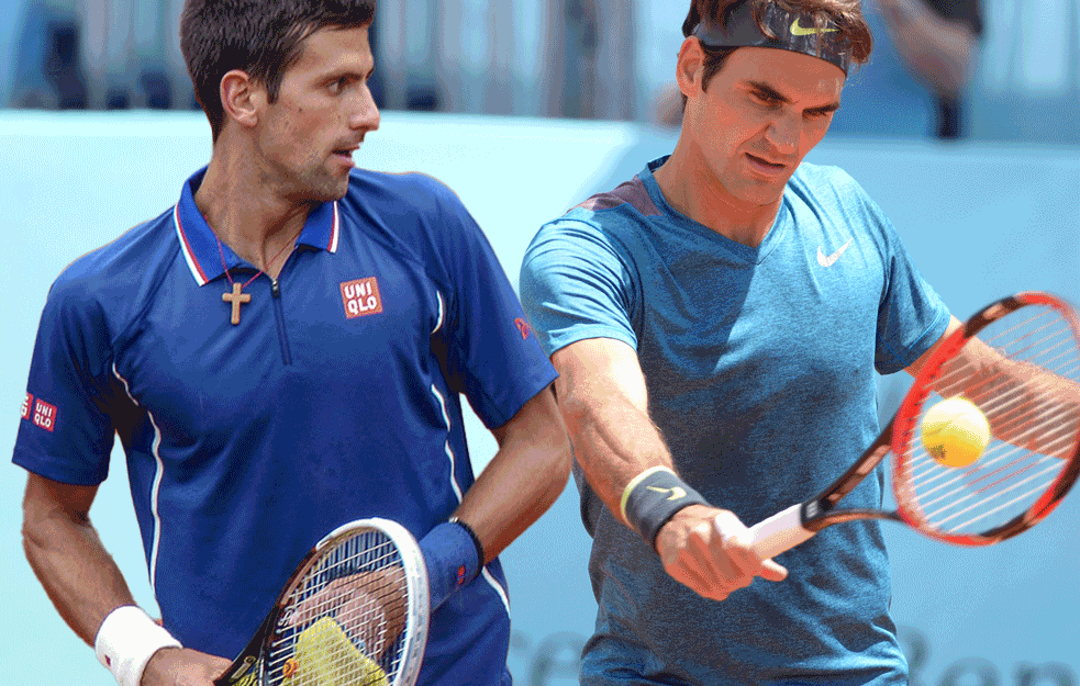 SUSRET LEGENDI: Đoković i Federer u zagrljaju (FOTO)