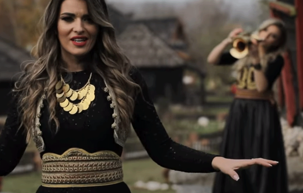  Nit istorije i ljubavi u notama: Čuvarke tradicionalne muzike Srbije od zaborava objavile pesmu <span style='color:red;'><b>NIKOLJDAN</b></span>, posvećenu najvećoj srpskoj slavi (VIDEO)