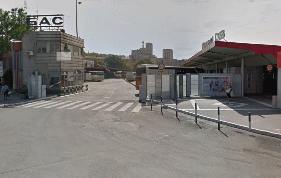 SRAMOTNO : Beograđanin na autobuskoj stanici platio vodu 700 dinara!