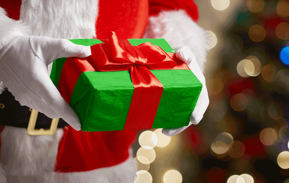 SZO: Deda Mraz je dobio vakcinu protiv korone i deliće poklone deci