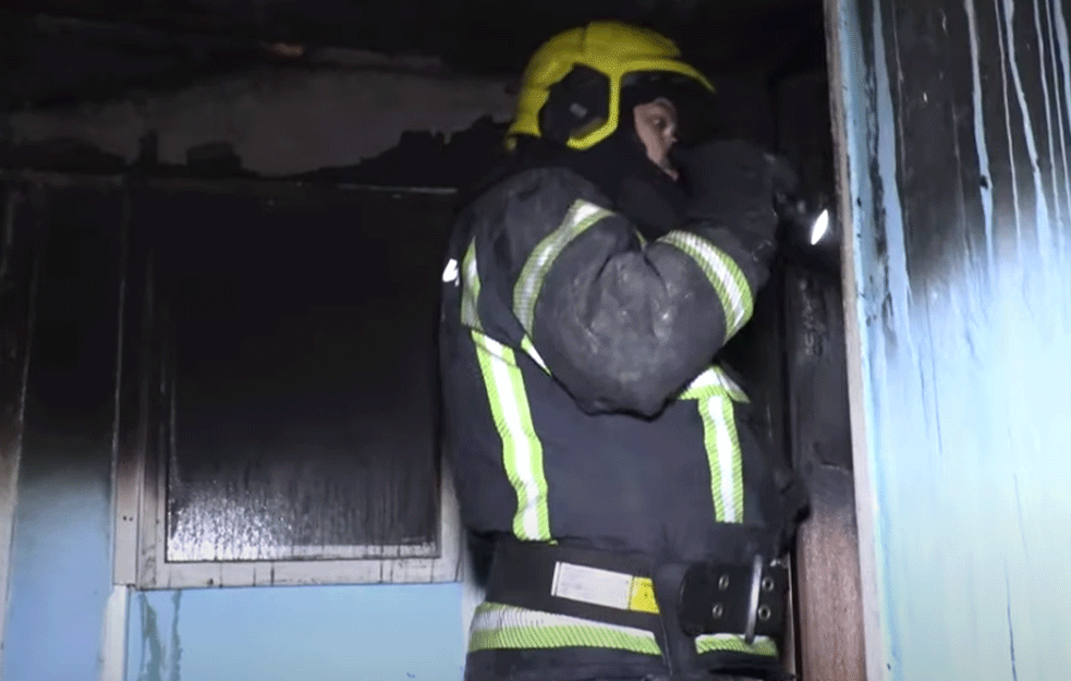 KRAJ BORBE SA VATROM: Ugašen požar u soliteru na Dorćolu, gorelo u stanu na 11. spratu