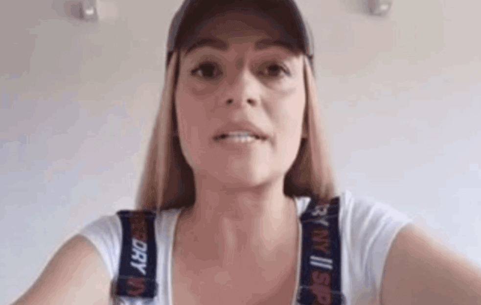 PEVAČICA DOŽIVELA NEZGODU NA GOLIJI; <span style='color:red;'><b>Jelena KOSTOV</b></span> povredila KIČMU!