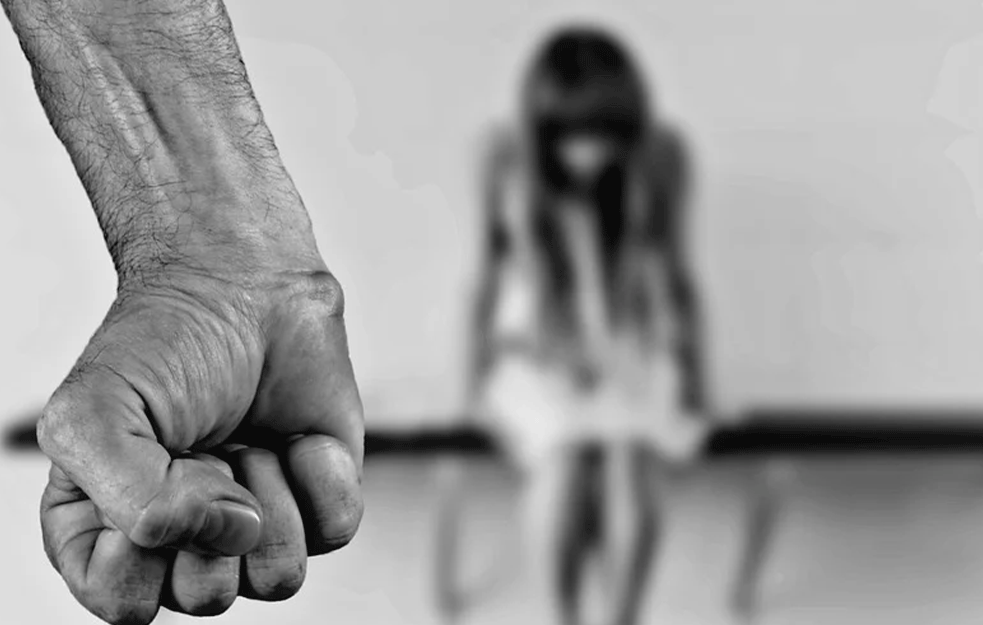 Tinejdžer polno uznemiravao devojčicu (4) u Šapcu:  Rekao da će joj kupiti čokoladicu ako nikome ne kaže šta se dogodilo