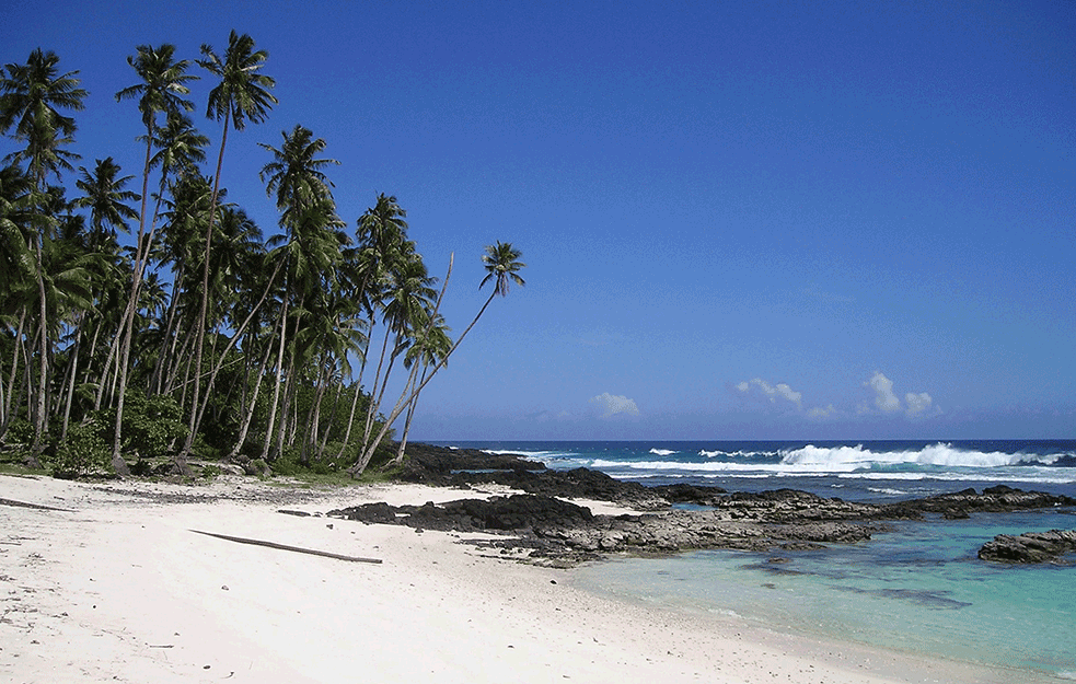 SAMOA I <span style='color:red;'><b>KIRIBATI</b></span>, rajska ostrva kojih se setimo samo ZA NOVU GODINU! Njihovi stanovnici uvek su STARIJI OD OSTATKA SVETA a ovaj poznati glumac ROĐEN JE TAMO! (VIDEO)