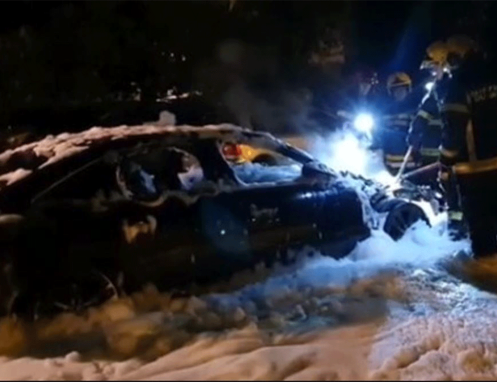 Izgoreo automobil u Novom Sadu (VIDEO)