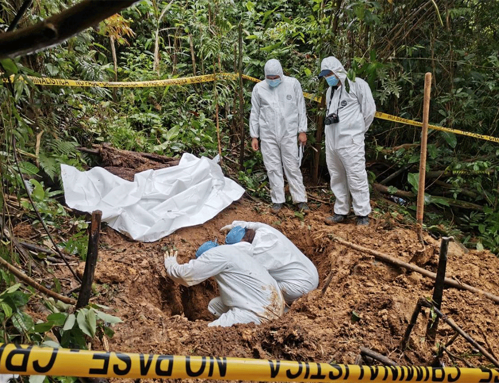 VOĐA SEKTE UHAPŠEN: U Keniji za dva dana ekshumirano 21 telo sledbenika jedne sekte (FOTO)
