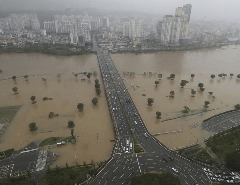 Snažan tajfun pogodio Japan i Južnu Koreju: 50 ljudi povređeno, 4 osobe se vode kao nestale (FOTO)