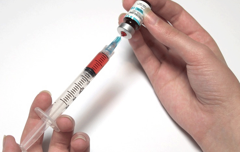 Kontrola pandemije bez vakcinacije <span style='color:red;'><b>igranje</b></span> ruskog ruleta! Profesor Stojanović: Veći rizik od bolesti nego od cepiva!