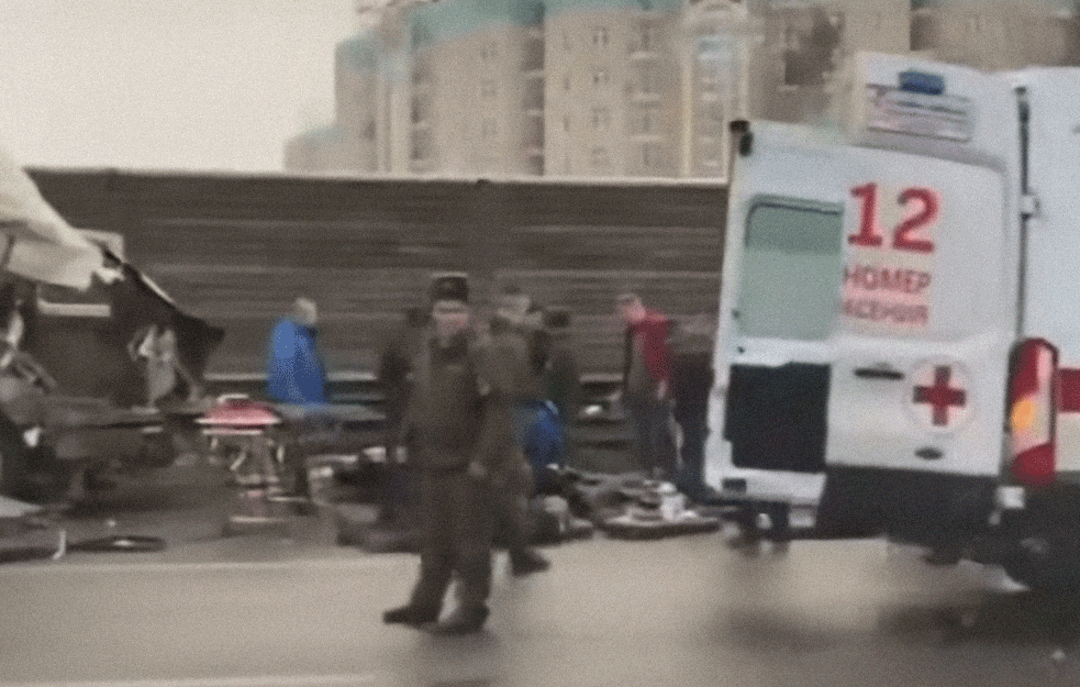 EPILOG STRAVIČNE NESREĆE: Kamion se ZAKUCAO u vojni k<span style='color:red;'><b>omv</b></span>oj, ČETIRI MRTVA vojnika, na DESETINE povređeno (VIDEO)

