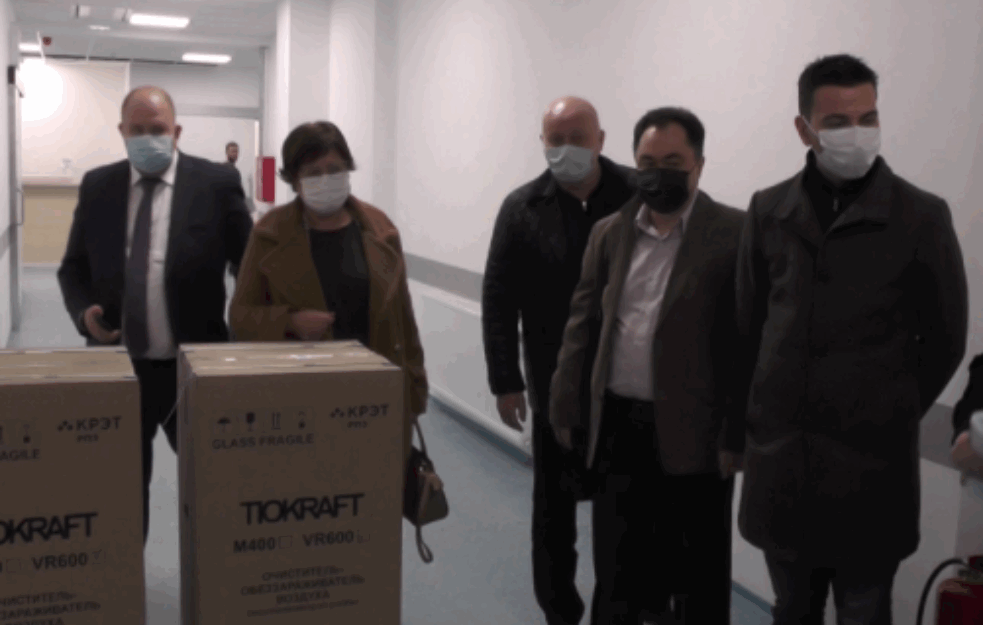 DONACIJA RUSKE državne korporacije '<span style='color:red;'><b>Rosteh</b></span>' kovid bolnici u KRUŠEVCU! (VIDEO) 