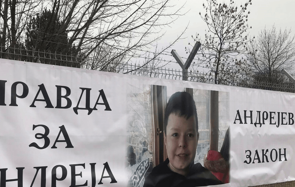 NIŠ NE SPAVA MIRNO ni posle ČETIRI NEDELJE! Ogorčeni građani traže 'ANDREJEV ZAKON': <span style='color:red;'><b>SMRT u saobraćaju</b></span> tretirati KAO UBISTVO! (FOTO) 
