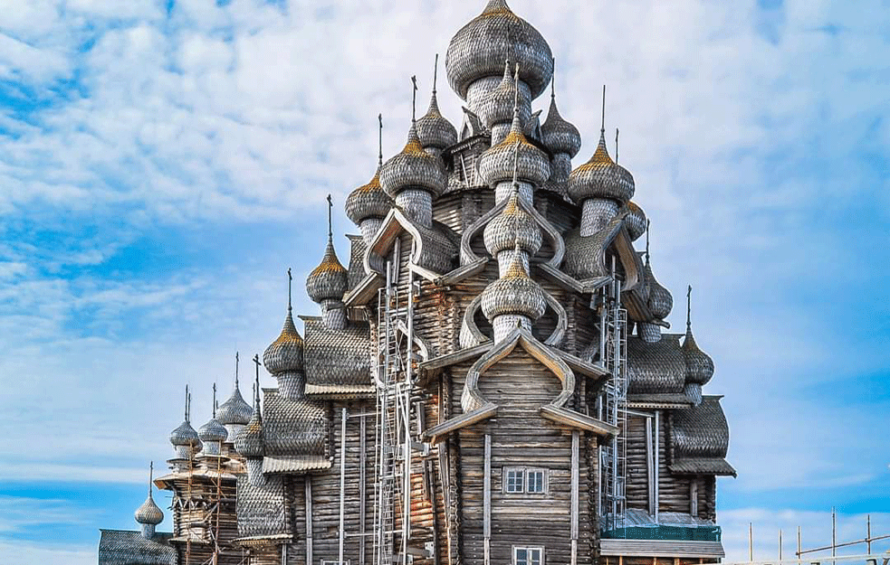 Da li znate gde se nalazi najveća crkva <span style='color:red;'><b>brvnara</b></span> na svetu i zbog čega je čudo arhitekture? (FOTO)