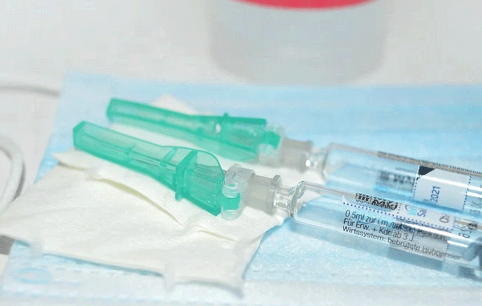 Epidemiolog Predrag Đurić: Ljudi različito reaguju na prvu i drugu dozu vakcine protiv koronavirusa