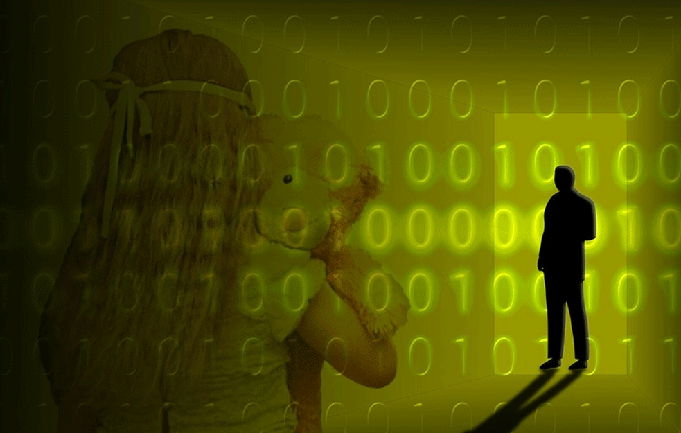 ŽIVIMO U DOBA TEHNOLOGIJA! Edukatorka: Da bi zaštitio dete na internetu roditelj mora da bude <span style='color:red;'><b>DIGITALNO</b></span> PISMEN! 