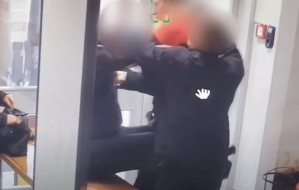 UŽAS NA OPŠTINSKOM SUDU: Policajci pretukli mladića jer nije nosio masku! (VIDEO) 