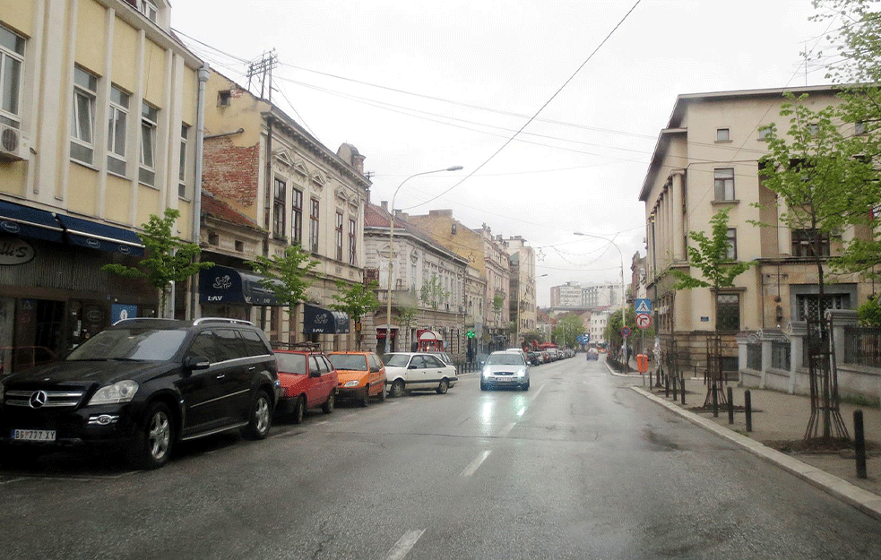 SKANDAL TRESE KRAGUJEVAC: Odlaze li đaci iz elitne škole jer učiteljica traži pare na zajam od roditelja ili joj se svete zbog loših ocena