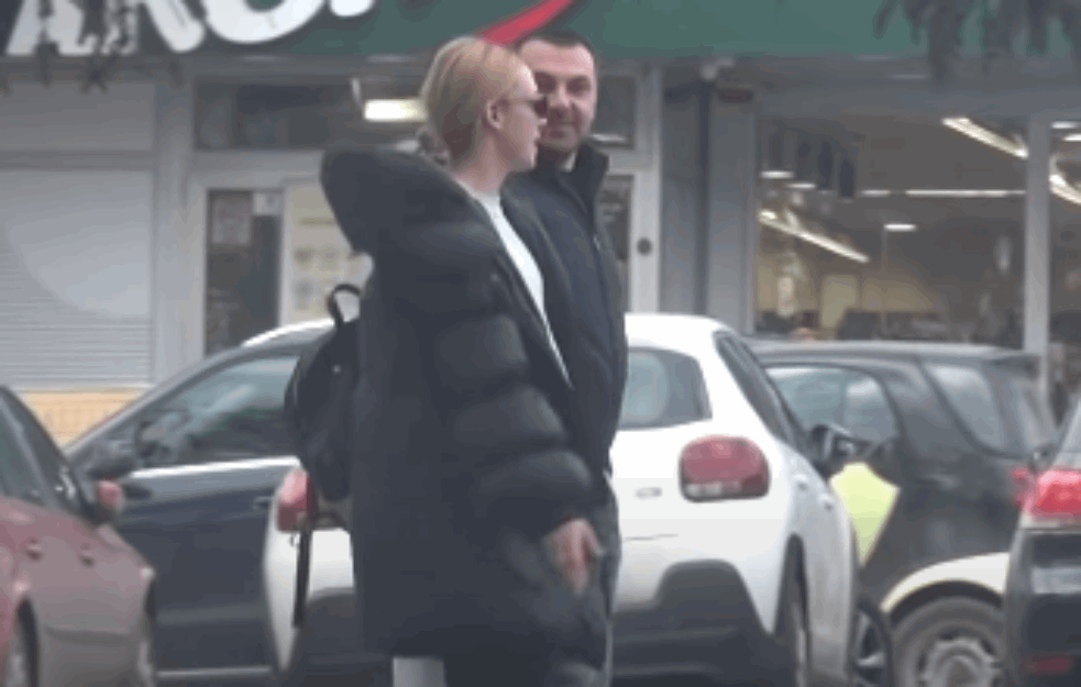 MILICA TODOROVIĆ U TAJNOJ VEZI? Pevačica 'uhvaćena' sa sveže razvedenim Karićem (VIDEO)

