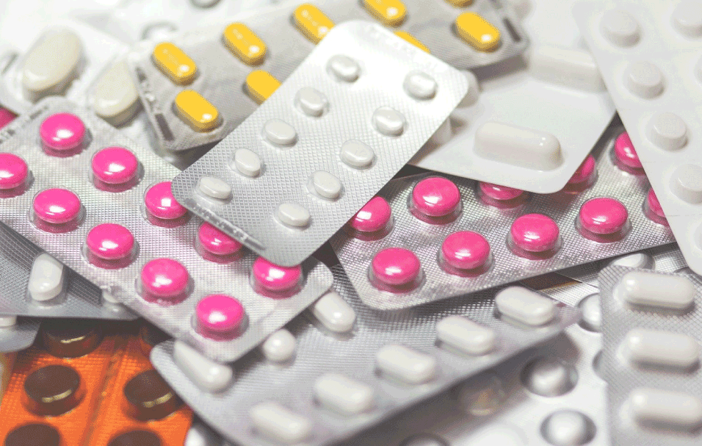 Zloupotreba ili nužda: Da li je opravdana prevelika upotreba antibiotika u lečenju Korona virusa? 
