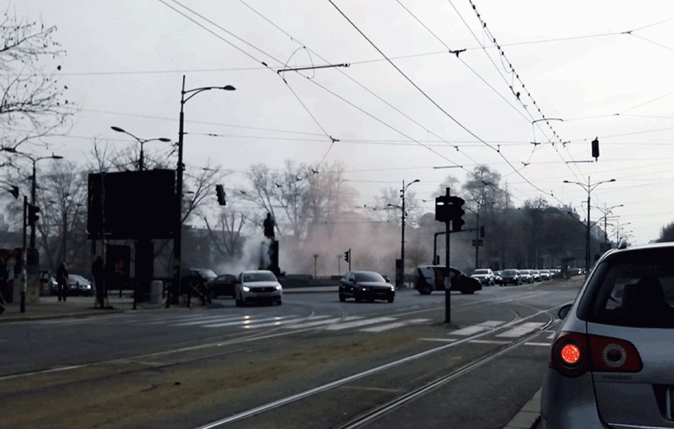 BEOGRAĐANI U ČUDU: Gust dim u centru grada, niko ne zna ŠTA SE DEŠAVA! (VIDEO)  