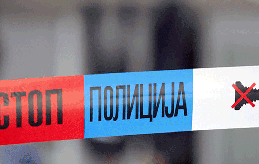 KRVAVI OBRAČUN U PREŠEVU: Muškarac IZBO BRATA NOŽEM, a razlog je BIZARAN! 


