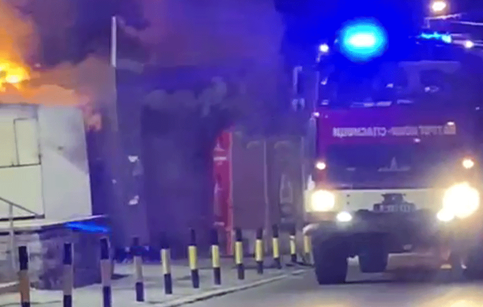 BUKNUO POŽAR U KUMODRAŽU: Vatrogasci na licu mesta! (VIDEO)