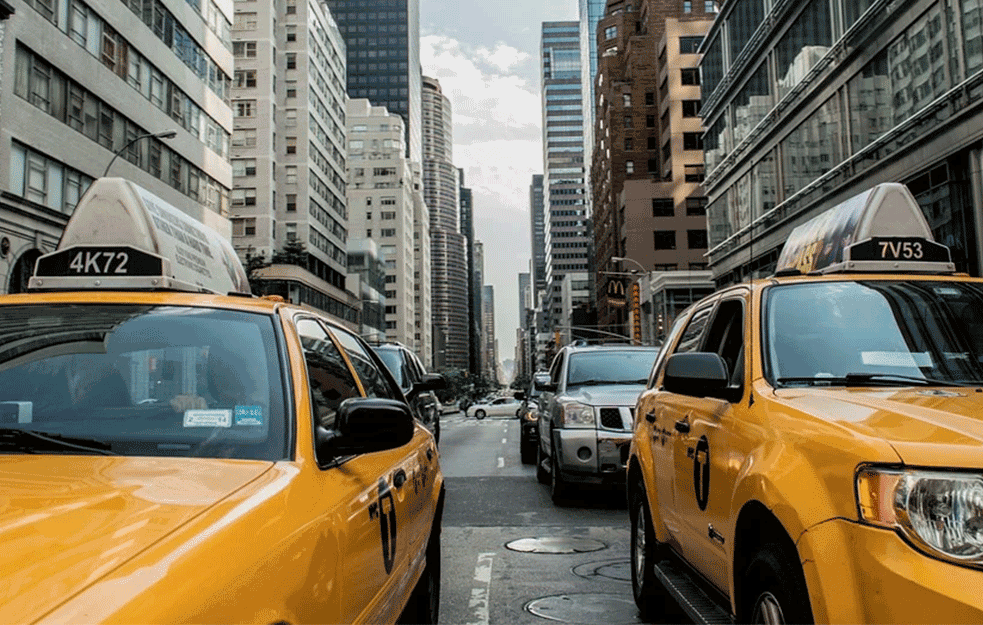 BUDUĆNOST IM DOVEDENA U PITANJE: Crni dani za žute taksije - da li će preživeti?