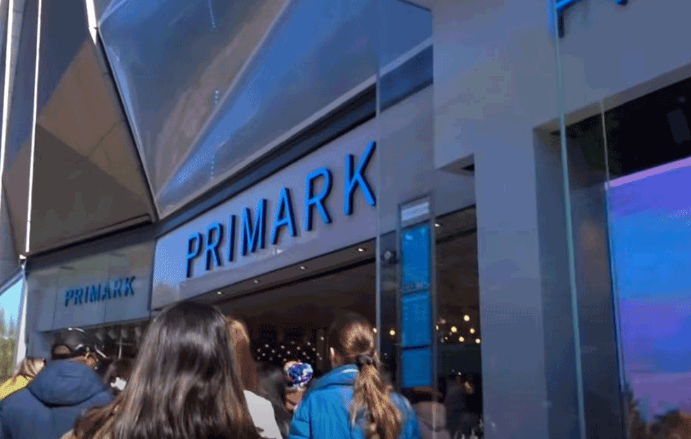 PRIMARK USKORO U SRBIJI? Irski <span style='color:red;'><b>MODNI LANAC</b></span> razmatra dolazak u našu zemlju!