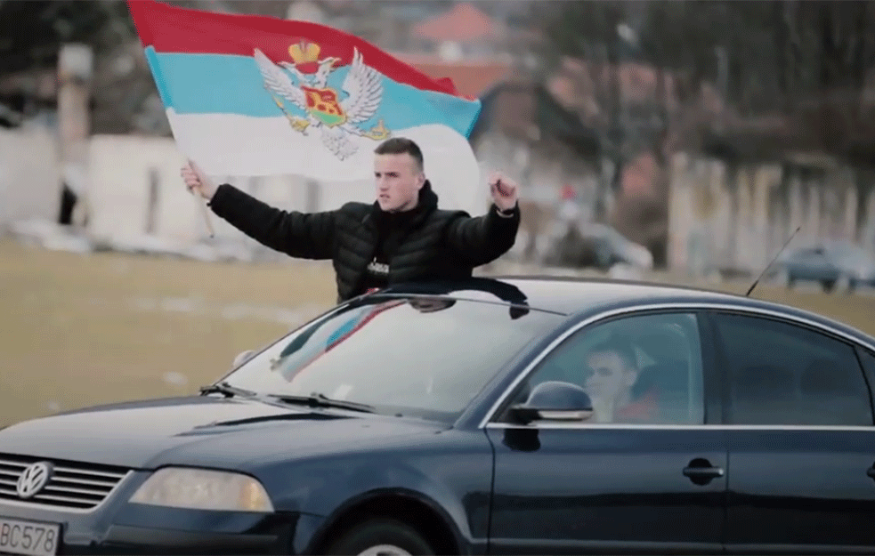 UZAVRELA ATMOSFERA NA ULICAMA PRED IZBORE U NIKŠIĆU! Podrška iz Berana, Bijelog Polja, Andrejevice i Plava (VIDEO)