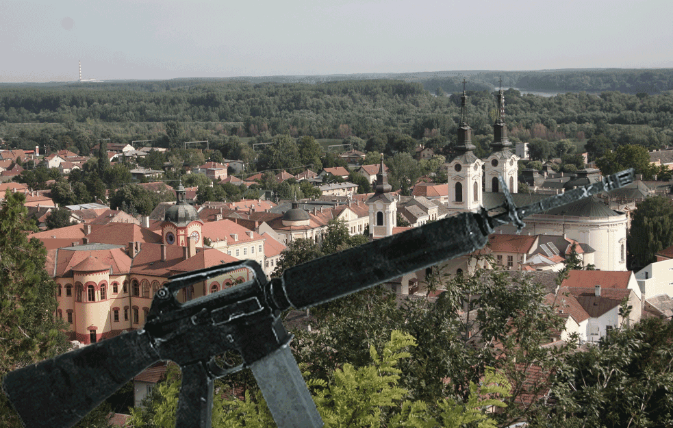 UŽAS U SREMSKIM KARLOVCIMA: Pucao sebi u grudi PRED PARTNERKOM!