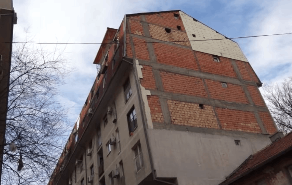 LEGALIZACIJA U SRBIJI SPOR PROCES: Samo 'niču' NELEGALNI objekti, godišnje se sruše jedva tri u proseku