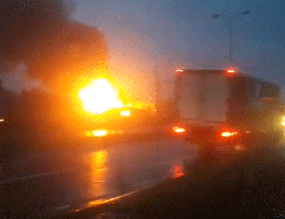STRAVIČAN POŽAR U PANČEVU: Zgrada bivše staklare u plamenu! Oglasio se i GRADONAČELNIK! (VIDEO)