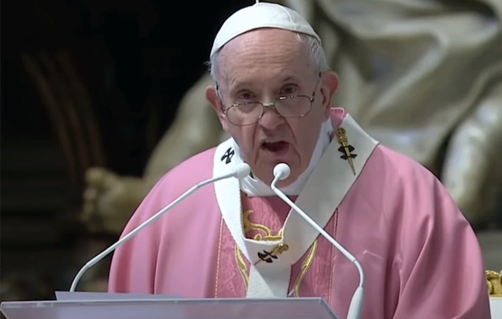 PAPA FRANJA OPERISAN: Vatikan saopštio kakvo je stanje prvog čoveka KATOLIČKE CRKVE!