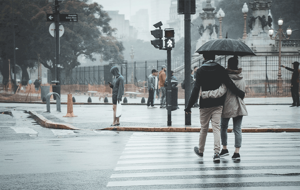 TEMPERATURE U PADU: Sutra nas čeka hladno i kišovito vreme, na planinama sa snegom!